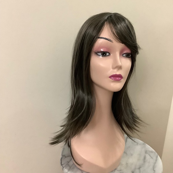 NEW Dark Grey wig w subtle highlights - Picture 1 of 10